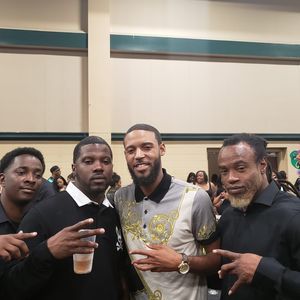 Meet your Posher, Phoenix